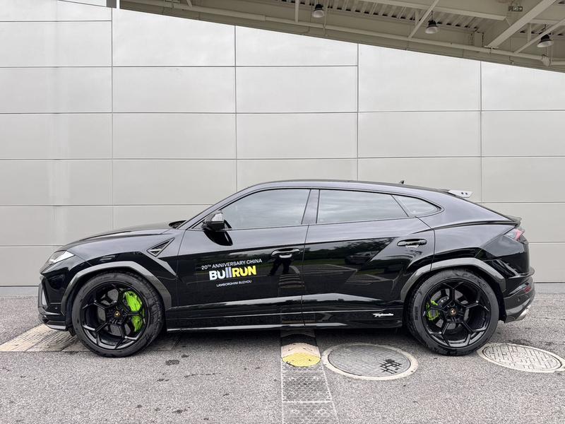 Lamborghini Urus, 2023 — фото 4 из 12