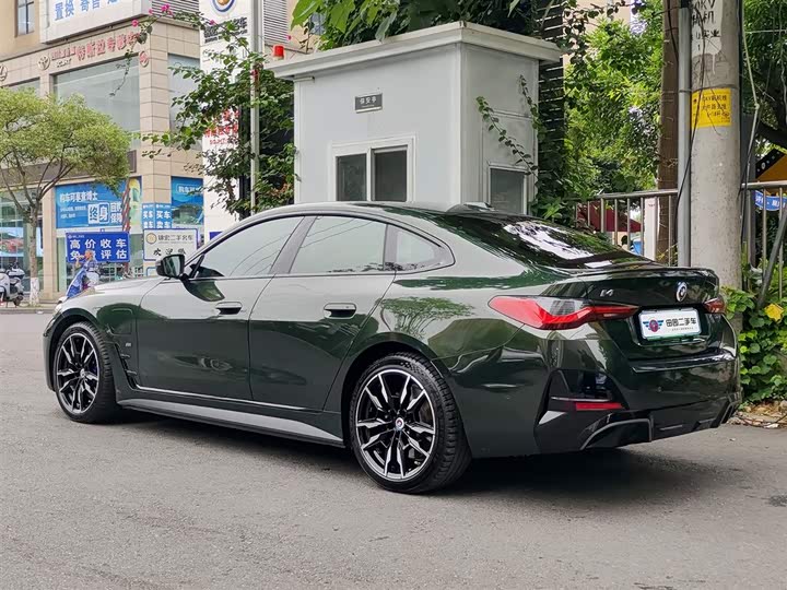 BMW i4, 2022 — фото 4 из 9