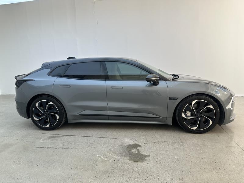 Zeekr 001, 2022 — фото 8 из 12
