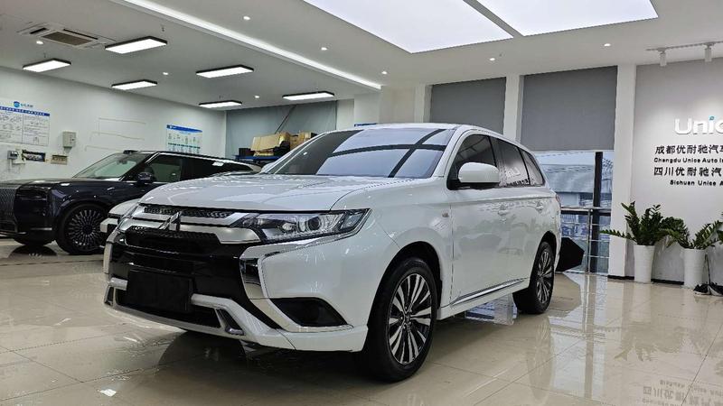 Mitsubishi Outlander, 2023 — купить в Казани под ключ