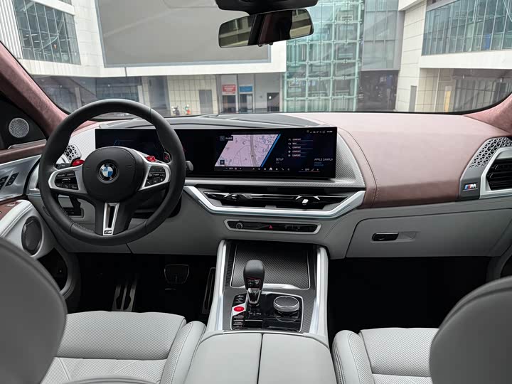 BMW XM, 2024 — фото 9 из 9
