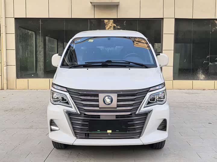 Dongfeng Forthing Lingzhi M5 EV, 2022 — фото 2 из 9