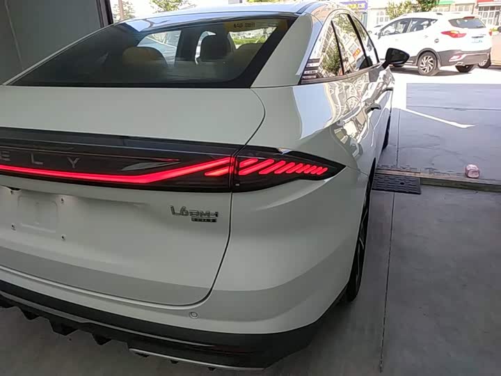 Geely Galaxy L6, 2024 — фото 8 из 9