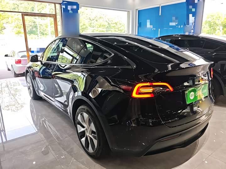Tesla Model Y, 2023 — фото 5 из 9