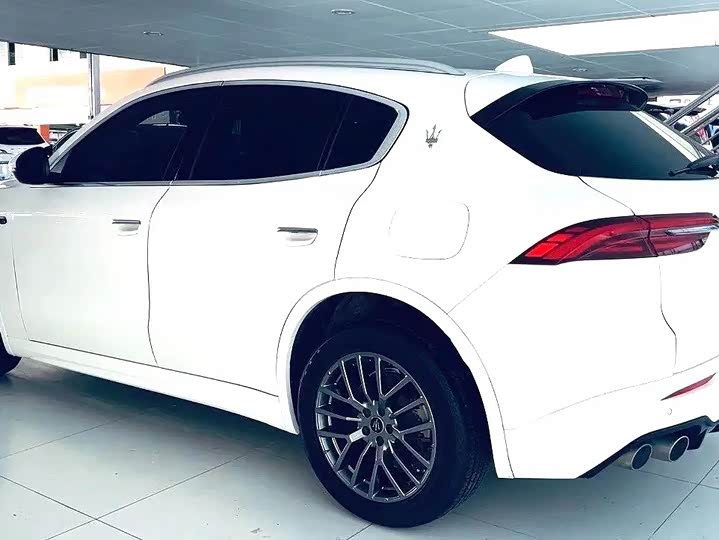 Maserati Grecale, 2022 — фото 6 из 9