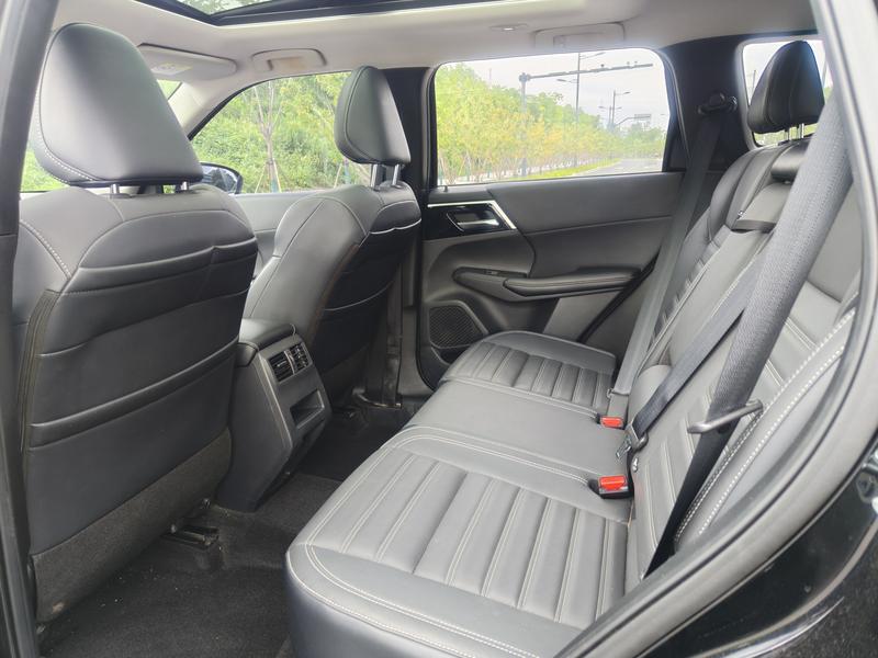 Mitsubishi Outlander, 2023 — фото 11 из 12