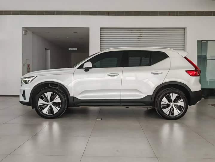Volvo XC40, 2024 — фото 5 из 9