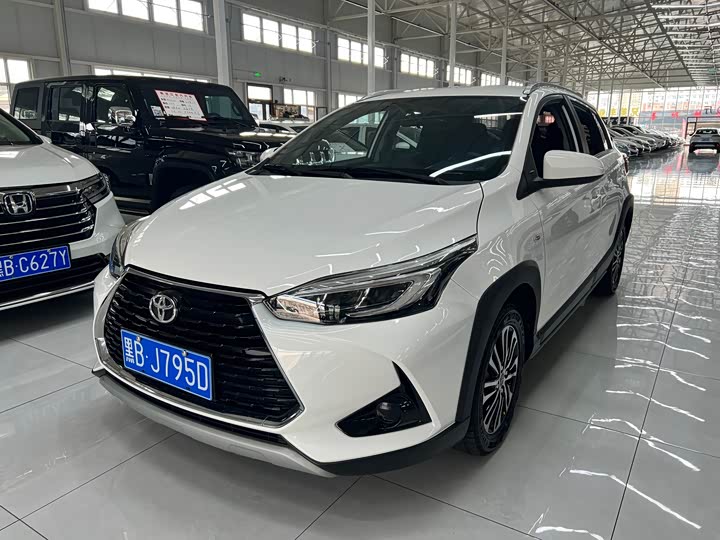 Toyota Yaris L Hatchback, 2022 — купить в Санкт-Петербурге под ключ