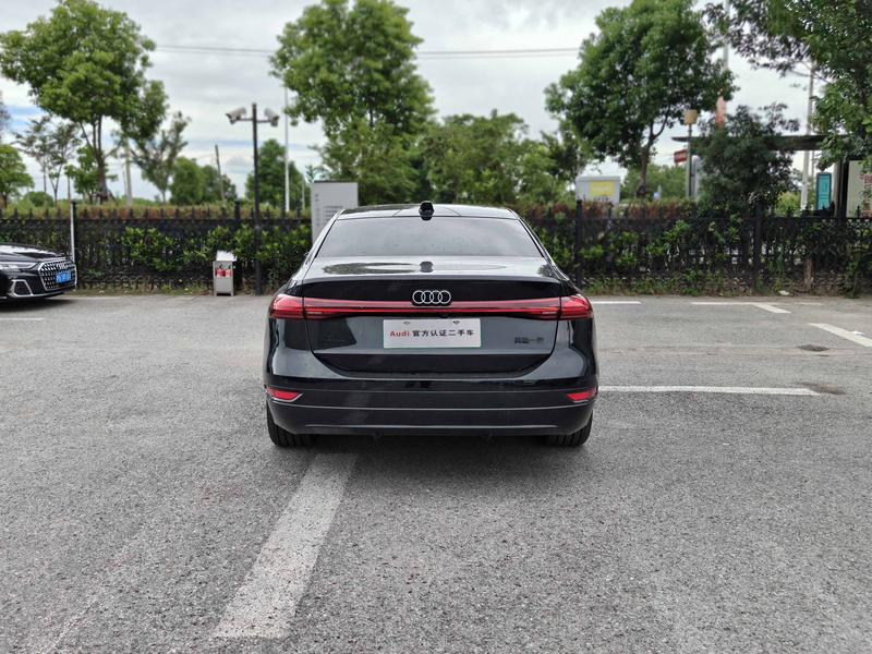 Audi A6L e-tron, 2025 — фото 5 из 12