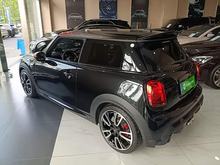 Mini Mini JCW, 2022 — фото 5 из 9