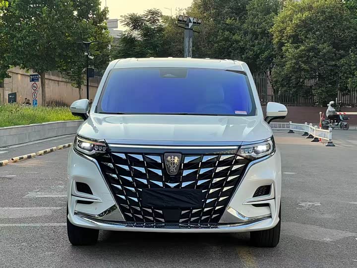 Roewe iMax 8 EV, 2024 — фото 2 из 9
