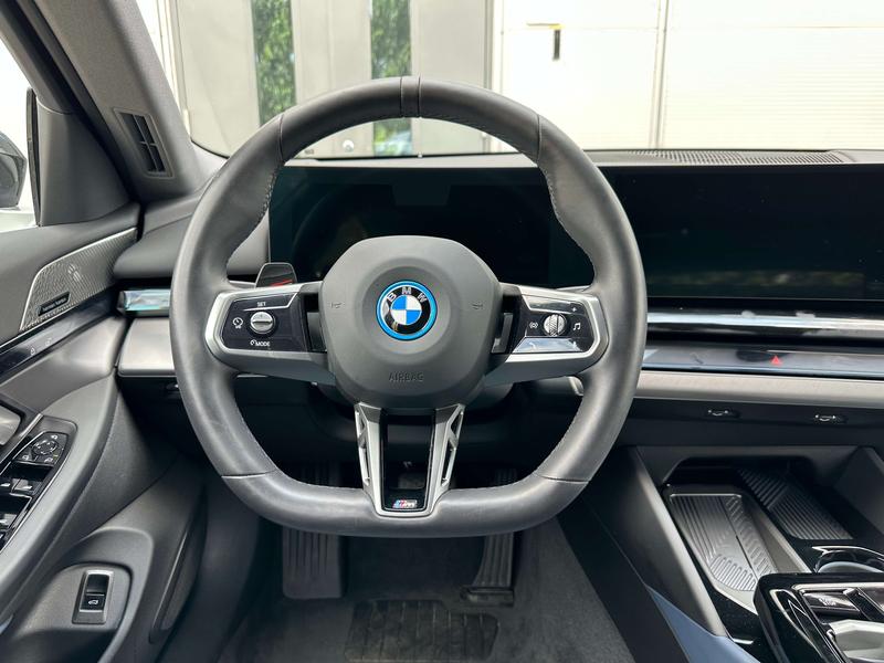 BMW i5, 2025 — фото 8 из 11