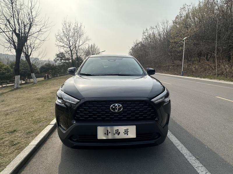 Toyota Corolla Cross, 2024 — фото 2 из 9