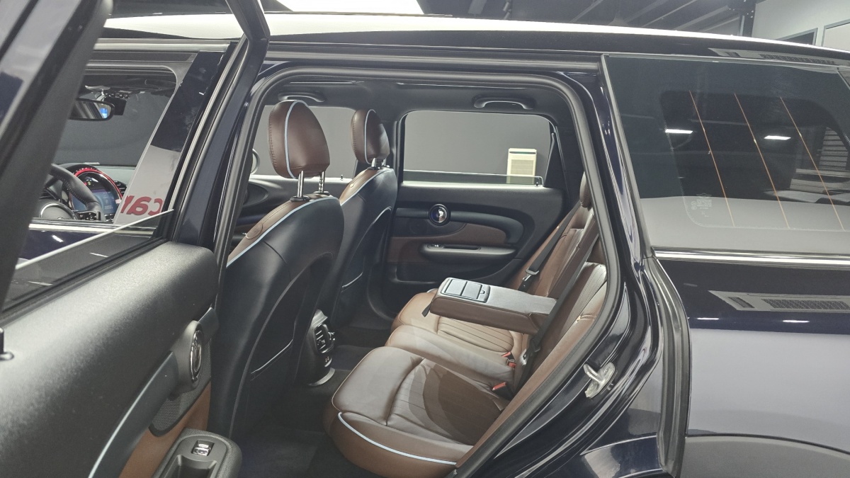 Mini Clubman, 2024 — фото 12 из 12