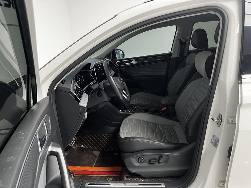 Volkswagen Tiguan X, 2022 — фото 10 из 12