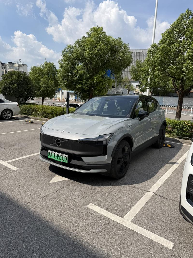 Volvo EX30, 2025 — купить в Брянске под ключ
