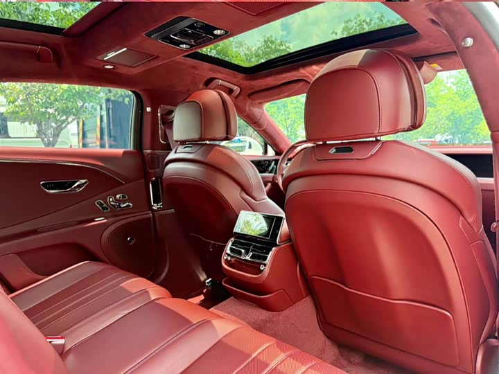Bentley Flying Spur, 2022 — фото 5 из 9