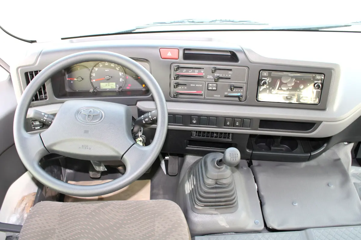Toyota Coaster, 2025 — фото 5 из 10