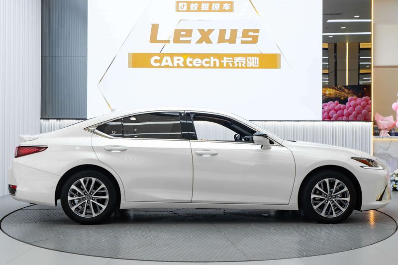 Lexus ES, 2022 — фото 7 из 12