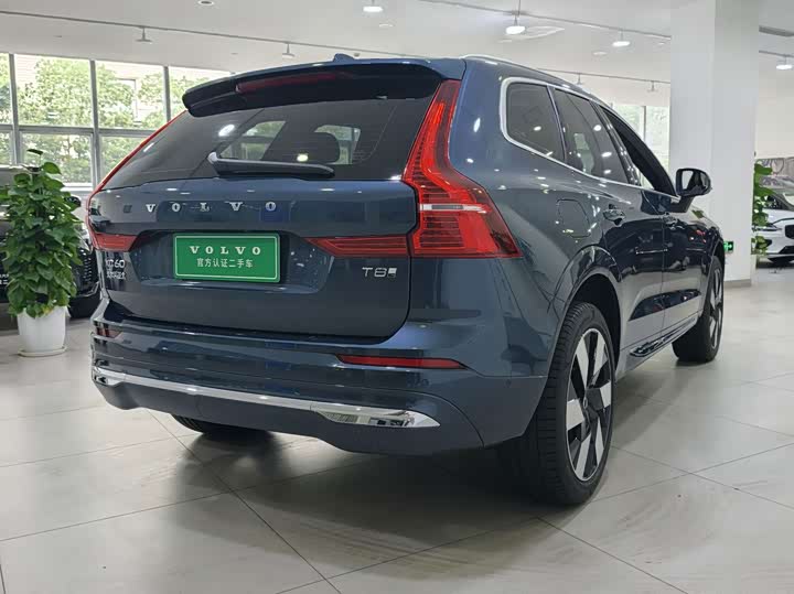 Volvo XC60 Hybrid, 2025 — фото 6 из 9