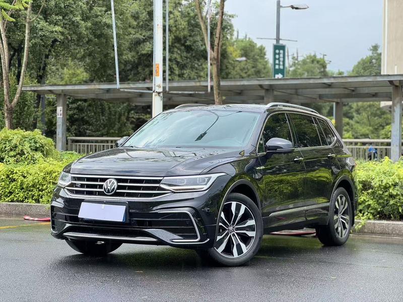 Volkswagen Tiguan L Pro, 2022 — купить в Москве под ключ