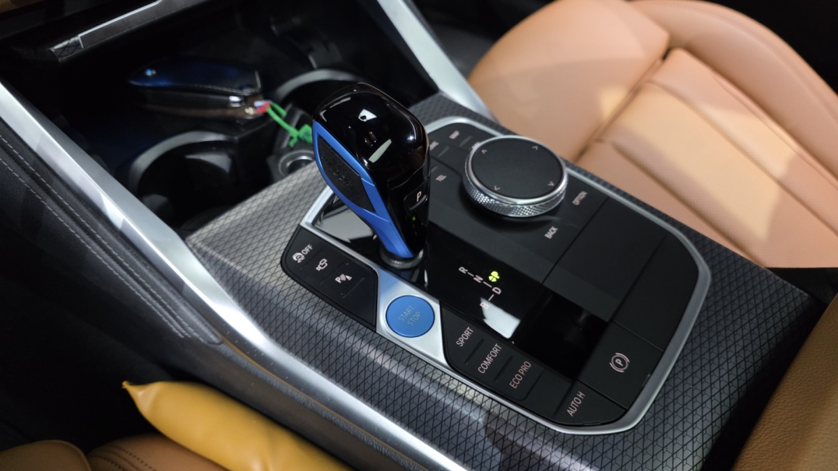 BMW i4, 2022 — фото 8 из 12