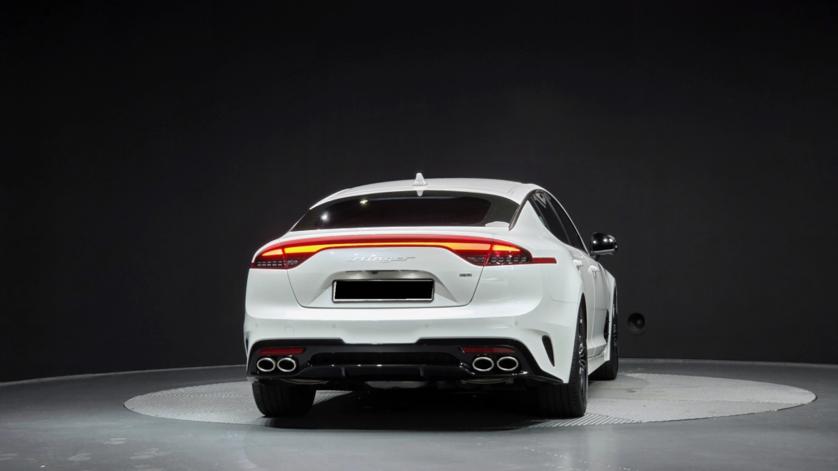 Kia Stinger, 2022 — фото 4 из 12