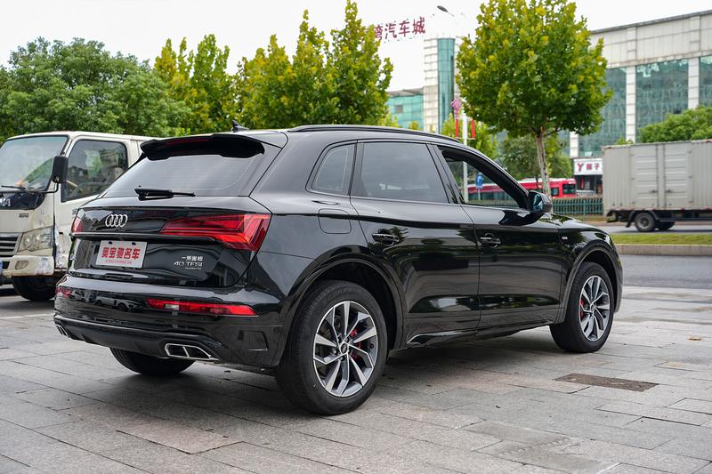Audi Q5L, 2024 — фото 6 из 11