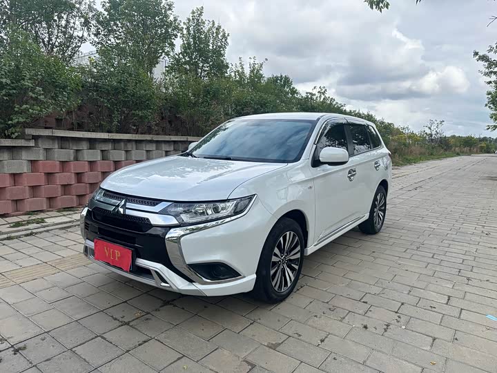 Mitsubishi Outlander, 2022 — купить в Курске под ключ