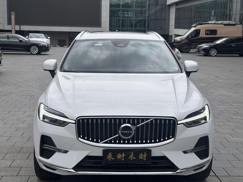 Volvo XC60, 2024 — фото 2 из 9