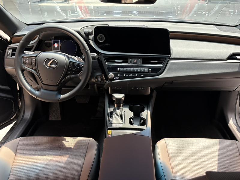 Lexus ES, 2024 — фото 7 из 11