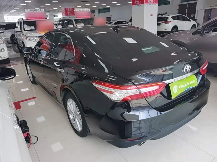 Toyota Camry, 2023 — фото 5 из 9