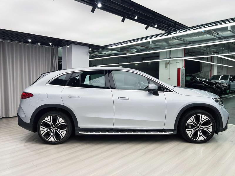 Mercedes-Benz EQE SUV, 2023 — фото 8 из 12