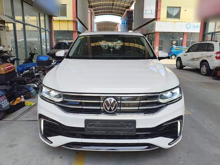 Volkswagen Tiguan L Hybrid, 2022 — фото 3 из 9