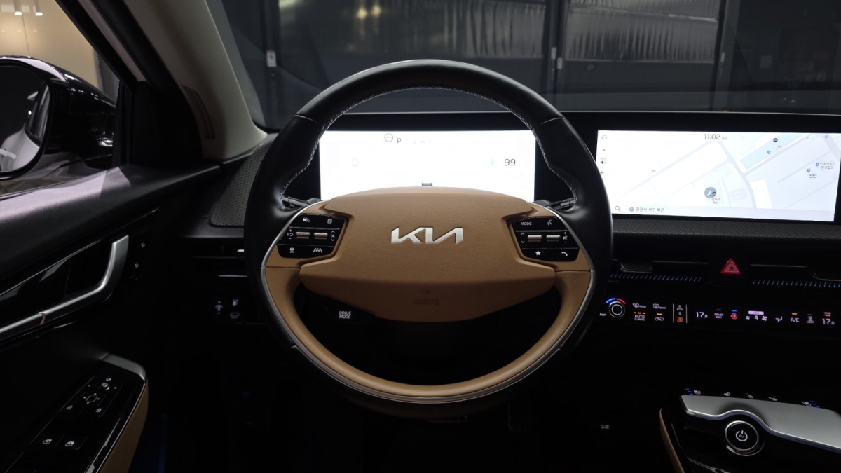 Kia EV6, 2023 — фото 12 из 12