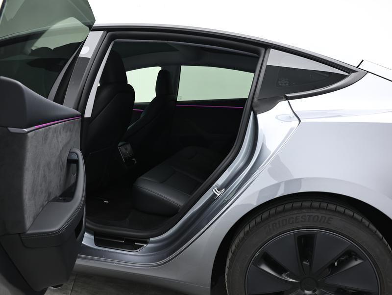 Tesla Model 3, 2025 — фото 11 из 12