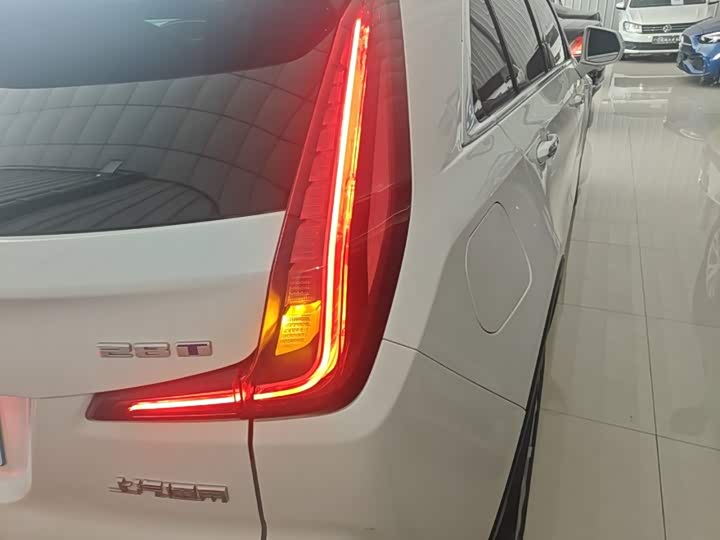 Cadillac XT4, 2023 — фото 8 из 9