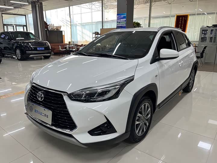 Toyota Yaris L Hatchback, 2022 — купить в Санкт-Петербурге под ключ