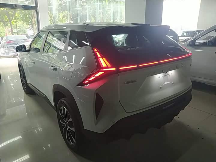 Geely Atlas, 2025 — фото 5 из 9
