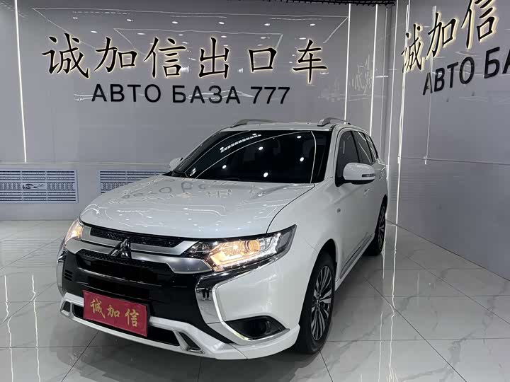 Mitsubishi Outlander, 2023 — купить в Москве под ключ