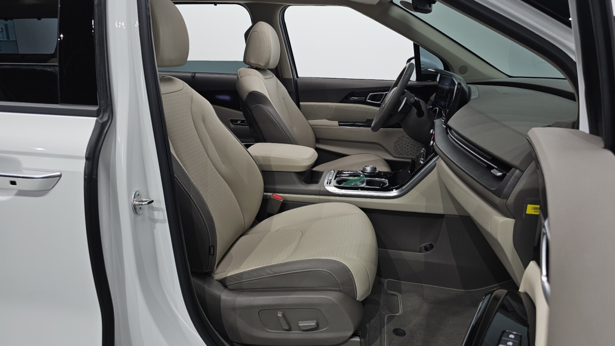 Kia Carnival, 2023 — фото 10 из 12