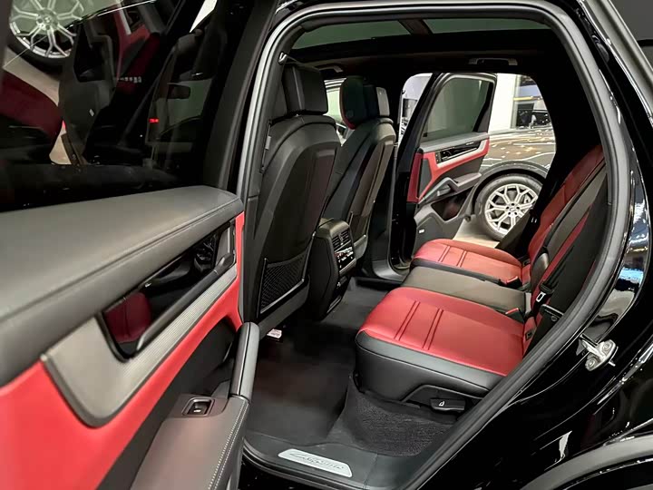 Porsche Cayenne Hybrid, 2024 — фото 7 из 9