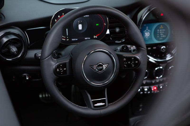 Mini Mini JCW, 2022 — фото 8 из 9