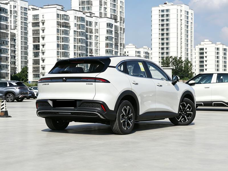 Baojun E6, 2026 — фото 7 из 12