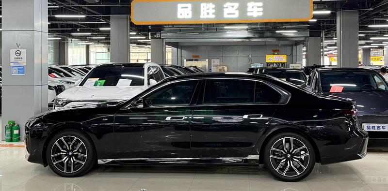BMW 7 Series, 2023 — фото 3 из 11