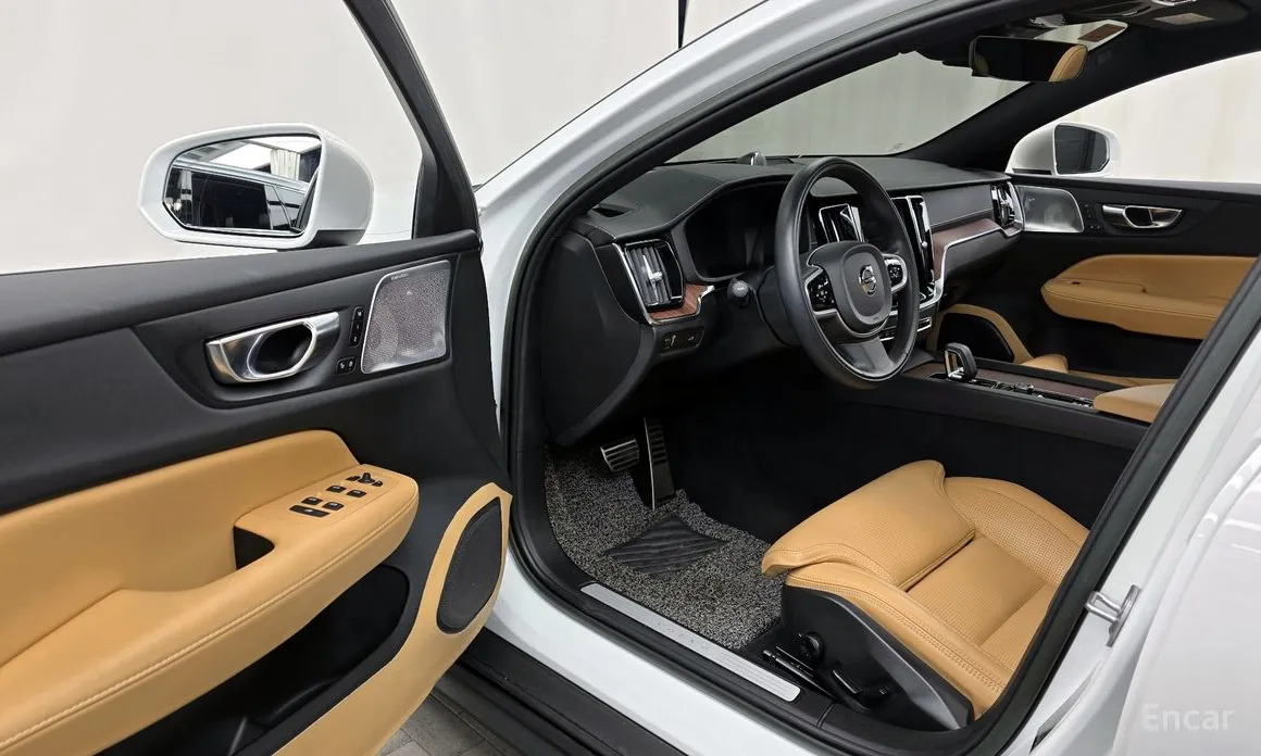 Volvo V60, 2022 — фото 10 из 12