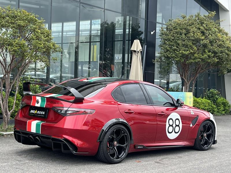 Alfa Romeo Giulia, 2022 — фото 2 из 9