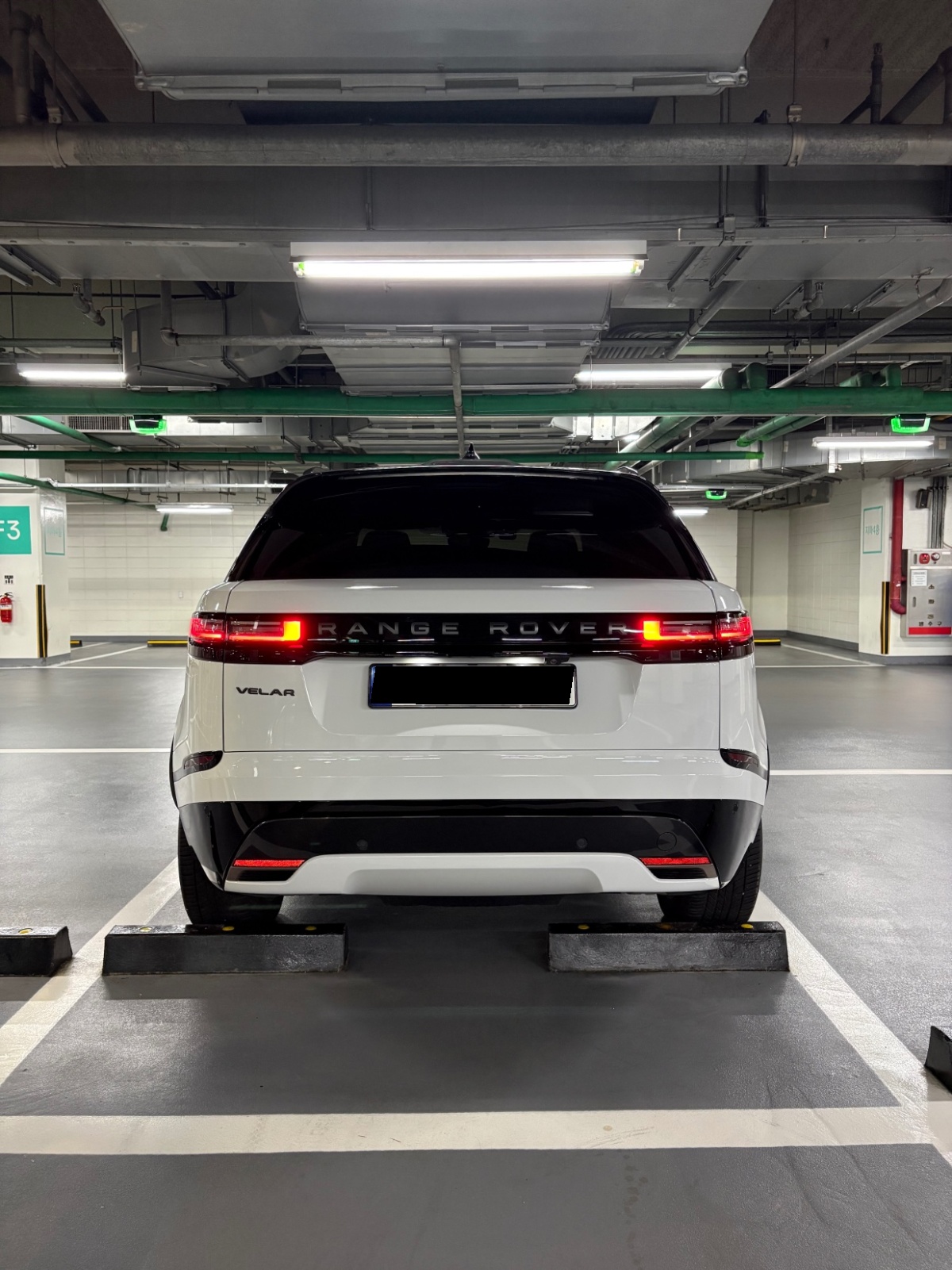 Land Rover Range Rover Velar, 2024 — фото 4 из 12