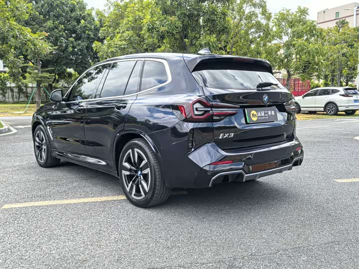 BMW iX3, 2022 — фото 7 из 9