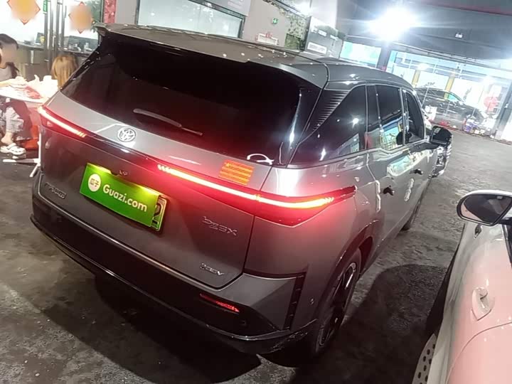 Toyota bZ3X, 2025 — фото 7 из 9